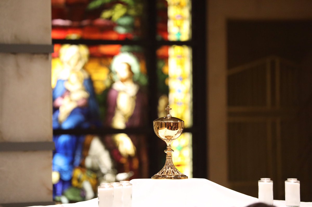 lacatholics's tweet photo. Eternal Father, we rejoice in the presence of your Son in the Eucharist. Through him you bless us and guide our way to salvation and eternal life. #HolyThursday #HolyWeek #HolyWeekLA https://t.co/6T8PEYRIVC