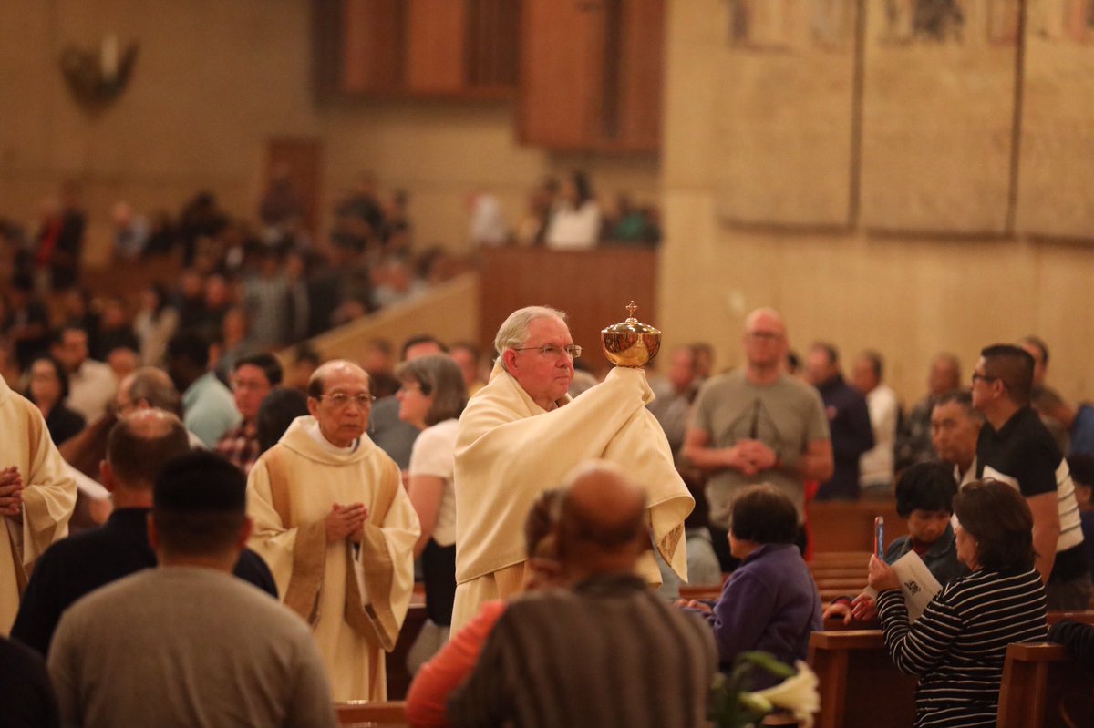lacatholics's tweet photo. Eternal Father, we rejoice in the presence of your Son in the Eucharist. Through him you bless us and guide our way to salvation and eternal life. #HolyThursday #HolyWeek #HolyWeekLA https://t.co/6T8PEYRIVC