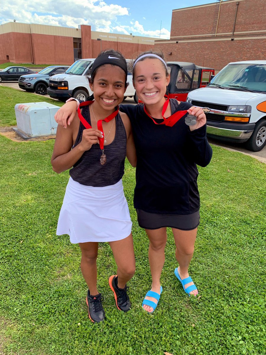 Yay 🥉@BetsyAlmaraz and 🥈<a href="/abigailmcgehee_/">Abigail Stout</a>