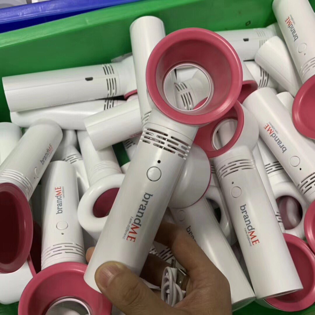 WDM_promos's tweet photo. Here we go.
#womenownedbusiness #marketingmaterial #customizedgifts #promotion #womanowned #promo #promotionalproducts #promotionservices #marketing #advertising #cute #promotionalproducts #promotionalgifts #charger #branding #fan #bladelessfan #AirMultiplier #summer #hot https://t.co/XX1DWGcIXB