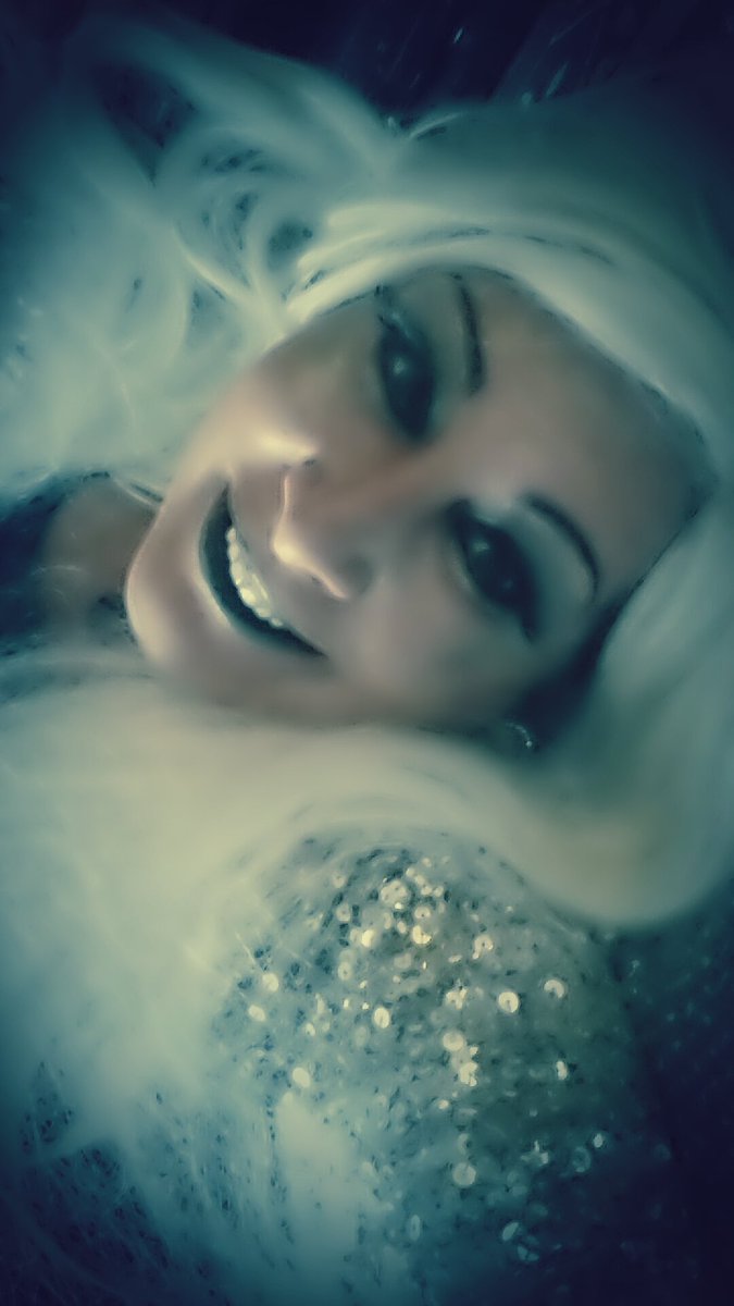 firien38's tweet photo. Be glamorous.  You are worth it. Be bold and beautiful.  #smile #motivate #star #shine #inspire #stardust #BeYourself #livelife #mua #ravensdust #queen #royal #beinspired https://t.co/zdOQzbB2Qk