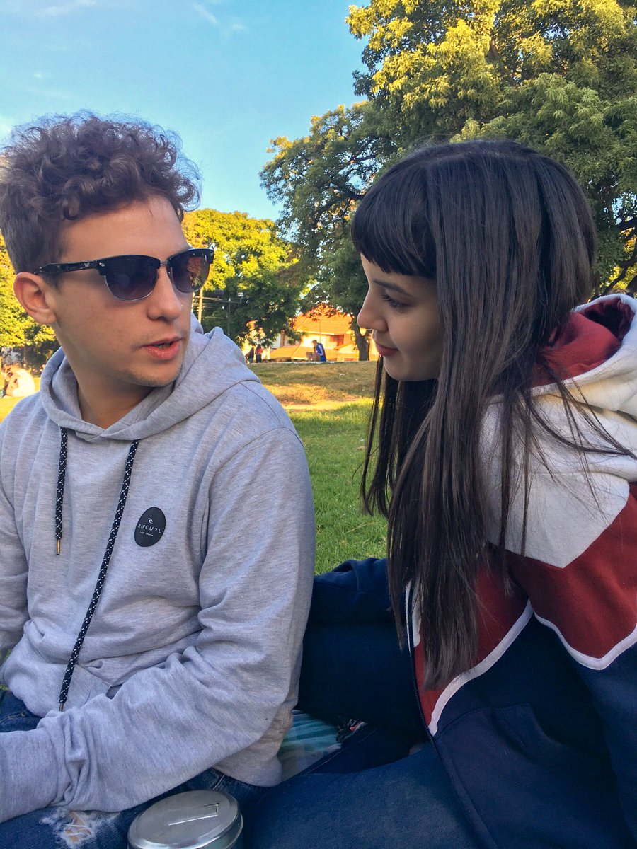 ItsLittleGirl's tweet photo. Este hombre habla y a mi se me cae el corazón a sus pies😍🤤 dejame mirarte así siempre ♥️ https://t.co/4I6VaTS2Ax