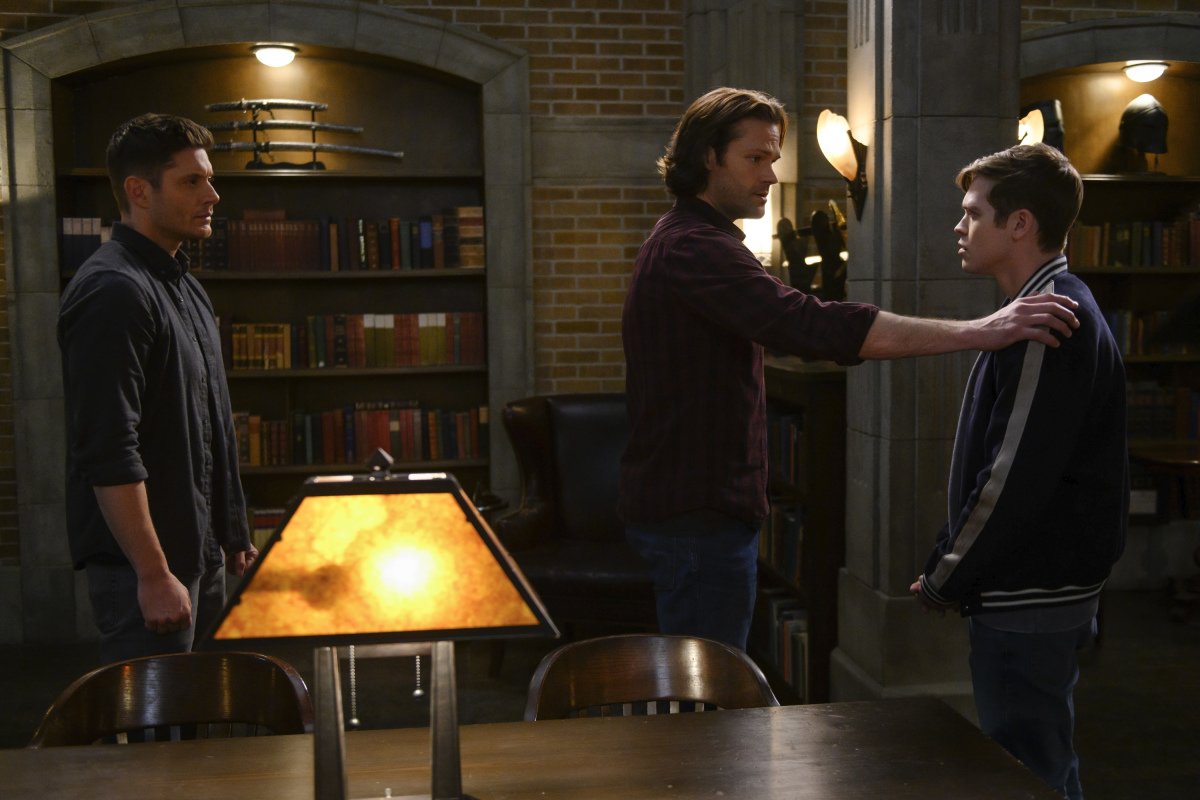 WinFamBusiness's tweet image. You've seen it - Now Let's Talk about it! There's so much to discuss! 

Emberlast's Scene by Scene Recap &amp;amp; Question to Make You Think!
Let's Speculate! thewinchesterfamilybusiness.com/articles/artic…
#Supernatural