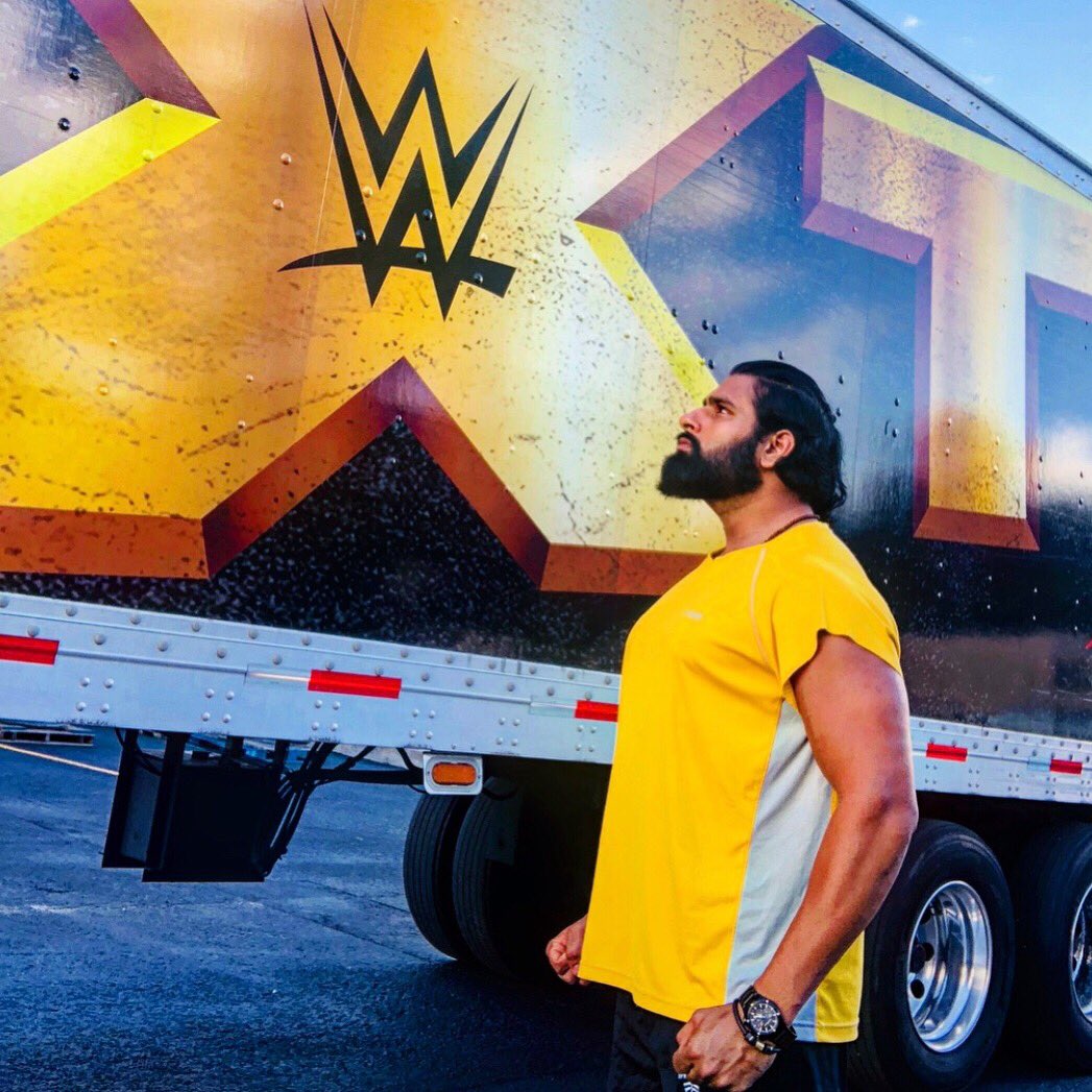 VeerMahaan's tweet photo. Don’t ever let your dream slide away from your eyes 👀 #manoftwoworlds #milliondollararm #wwe #wwenowindia #nxt #bollywood #namaste🙏🏾 https://t.co/FeYwBVl1dr