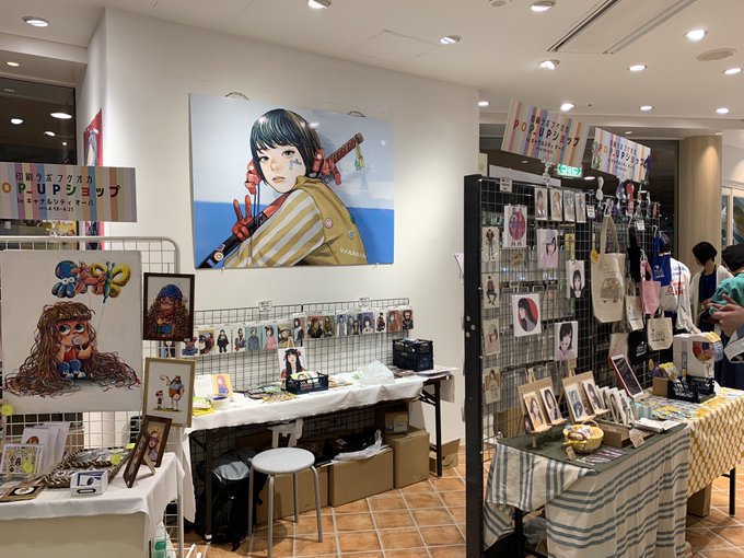 印刷ラボさんのポップアップショップをキャナルシティでやっております!!日曜までです!ぜひお越しください!!今日在廊してた人タグ付け! 