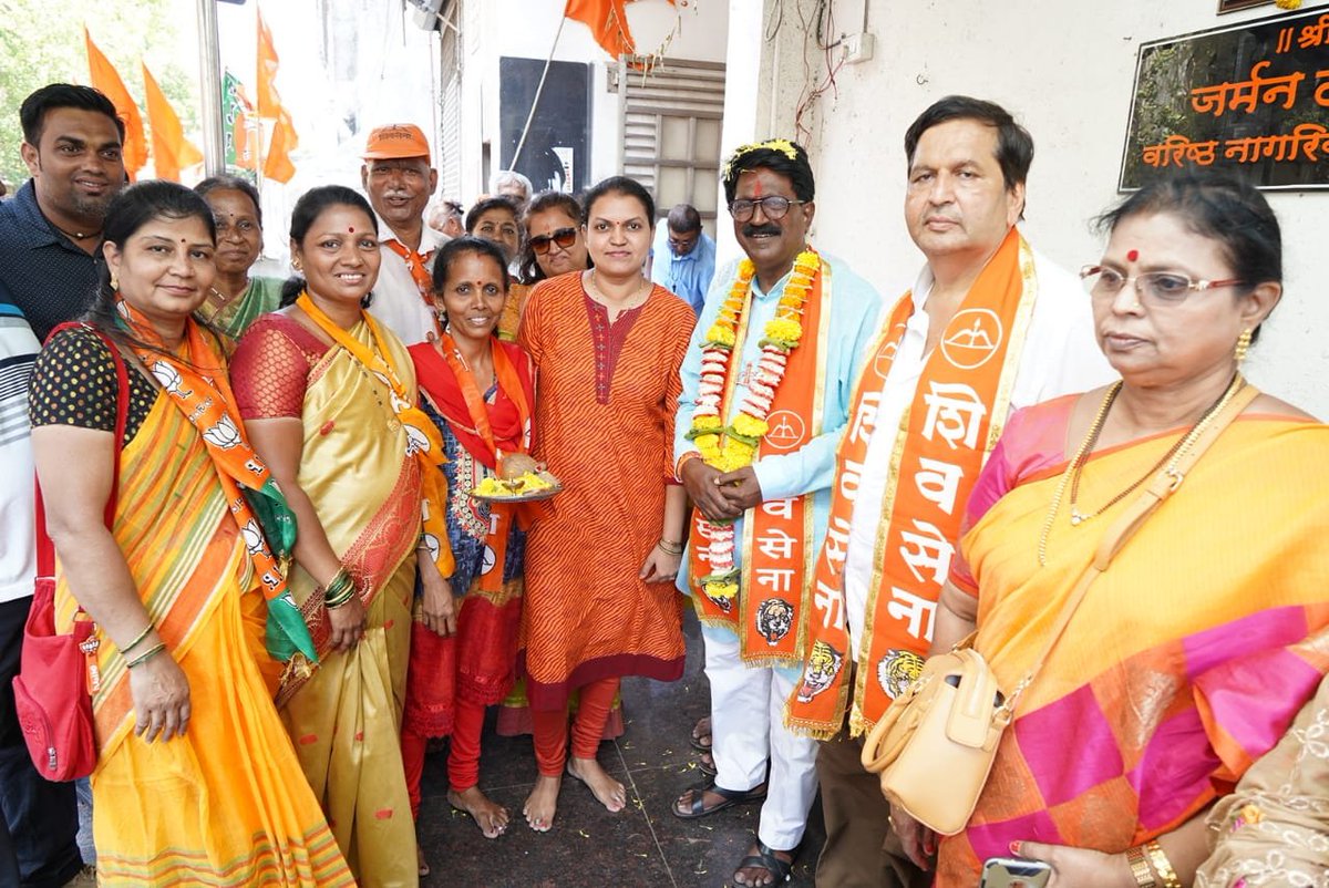 AGSawant's tweet photo. Campaign rally in Colaba, Malabar Hill, Mumbadevi area... People in #SouthMumbai from every class are aware dat thr MP, thr #आपलामाणूस has raised voice for dem in last 5 years, has stood by dem in every calamity! It's not just being Leader but it's being #LeaderOfMassesNClasses! https://t.co/KKoqVTiy6G