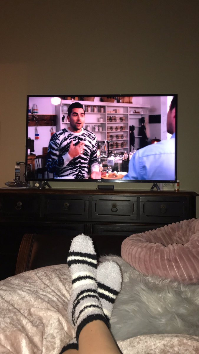 StefaniaMaria3's tweet photo. I love my @danjlevy I am enjoying rewatching @SchittsCreek over and over again!! Even had to have my monochromatic socks 🧦 💞 I love my David ✔️ https://t.co/ivHScgbxuH
