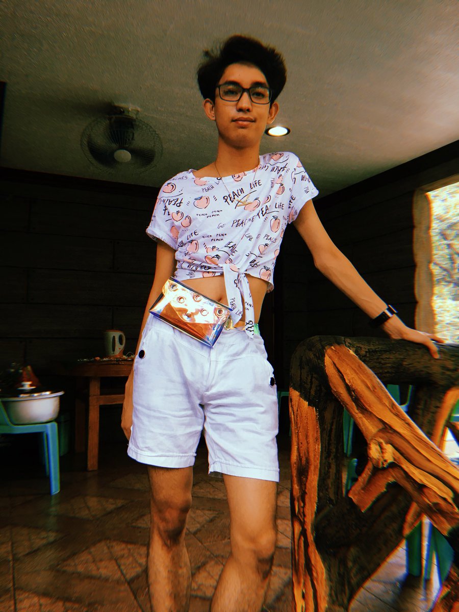 KlvnMnstr's tweet photo. capture by mama 🍑 #peach #bosay https://t.co/QenqUYepkE