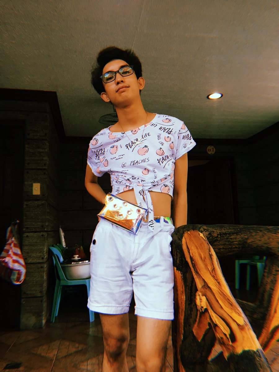 KlvnMnstr's tweet photo. capture by mama 🍑 #peach #bosay https://t.co/QenqUYepkE