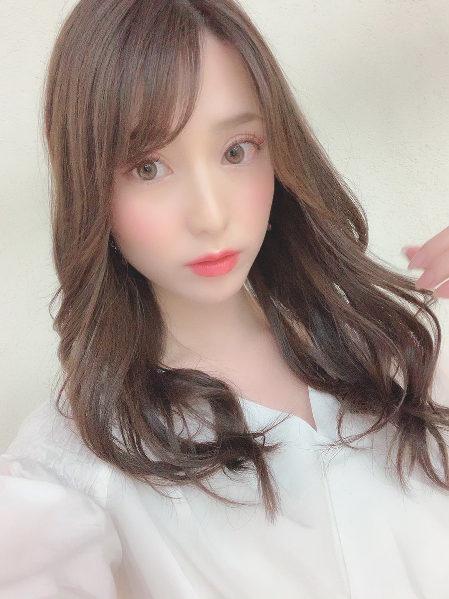 Uzivatel 堀尾実咲 みさめろ Na Twitteru Maquiaにてマツエクのモデルさんさせていただきました カラーエクステのブラウンをつけてるよん 春っぽくて色っぽいおフェロな目元になった Maquia マキア まつ毛エクステ マツエク カラーエクステ