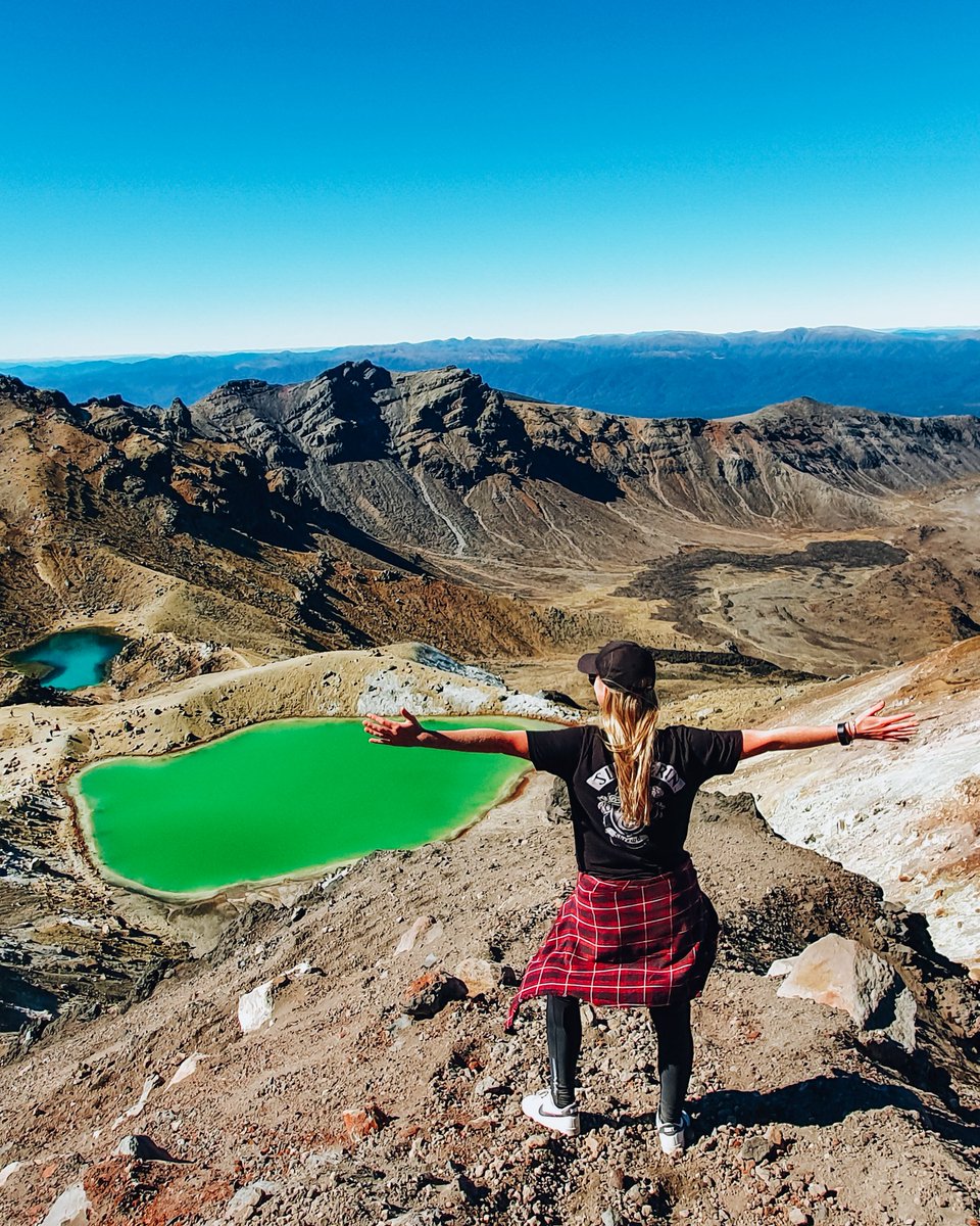randominic's tweet photo. Guys I visited space yesterday! Just kidding, I did the Tongariro Alpine Crossing!! 😍 I hiked up &amp; down a mountain for nearly 20 kms! Soooo unreal! Total #NZMustDo 🤙 #StrayNZ @Straybus @PureNewZealand https://t.co/8gy8Wt1d4t