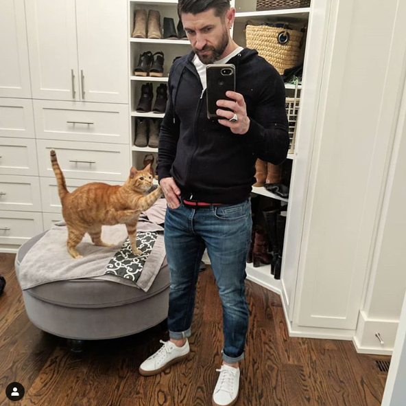 alphamimage's tweet photo. Angelo is totally feelin' the subtle pop of RED! What about you? You feelin' it too? #alphamimage https://t.co/SwIaXiWq46