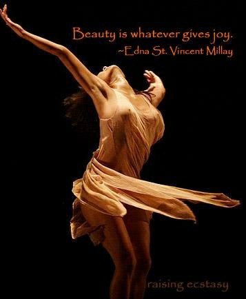 media786786's tweet photo. #beauty is whatever
gives #Joy.
#BeautifulDay #lifeisjoyous #FridayFeeling #FridayThoughts https://t.co/CNADt7JRPZ