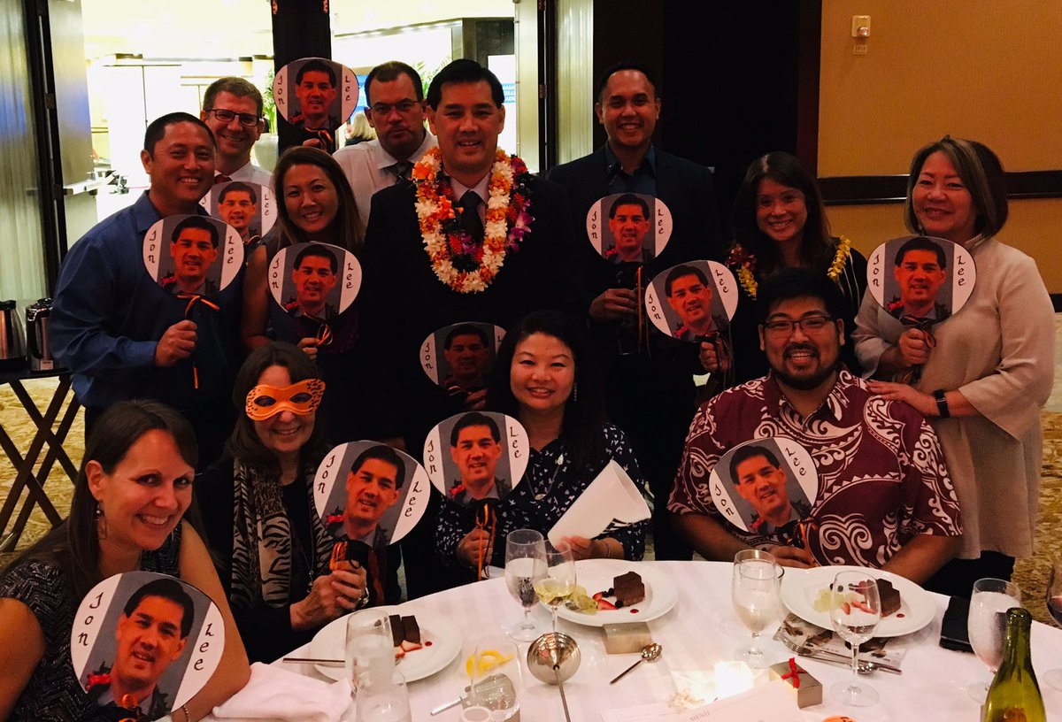Stajima1Stajima's tweet photo. We stole him for a picture! Congrats Principal Lee! #therealguy #inperson https://t.co/BEKEsyWA1L