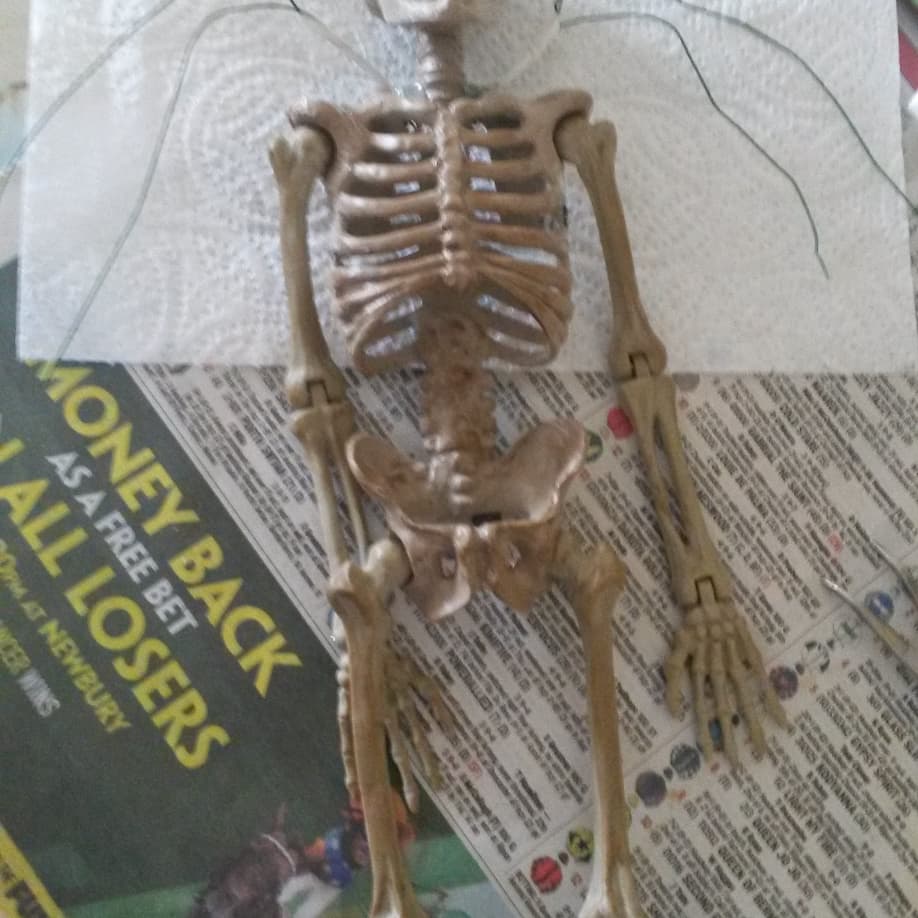 Chelle_HSocks's tweet photo. It's nearly #Halfoween (MAY 1st) and finally found the perfect medium to make sure this little guy gets his wings in time. #Halfoween #halloween #horrorcreations #creepygirl #weirdo 🖤 https://t.co/omf8lIDEw9