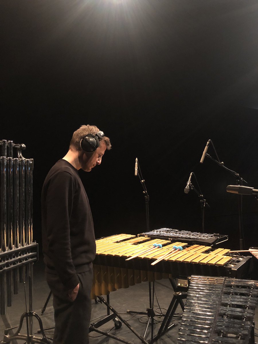 schumapa's tweet photo. Concentration again! Pssst
.
.
.
.
.
.
.
.
.
#thinkingfastandslowagain #recordingweek #soloplus #newtracks #newmusic #yamahavibes #organelle #dudelange https://t.co/4s9b53p4wc