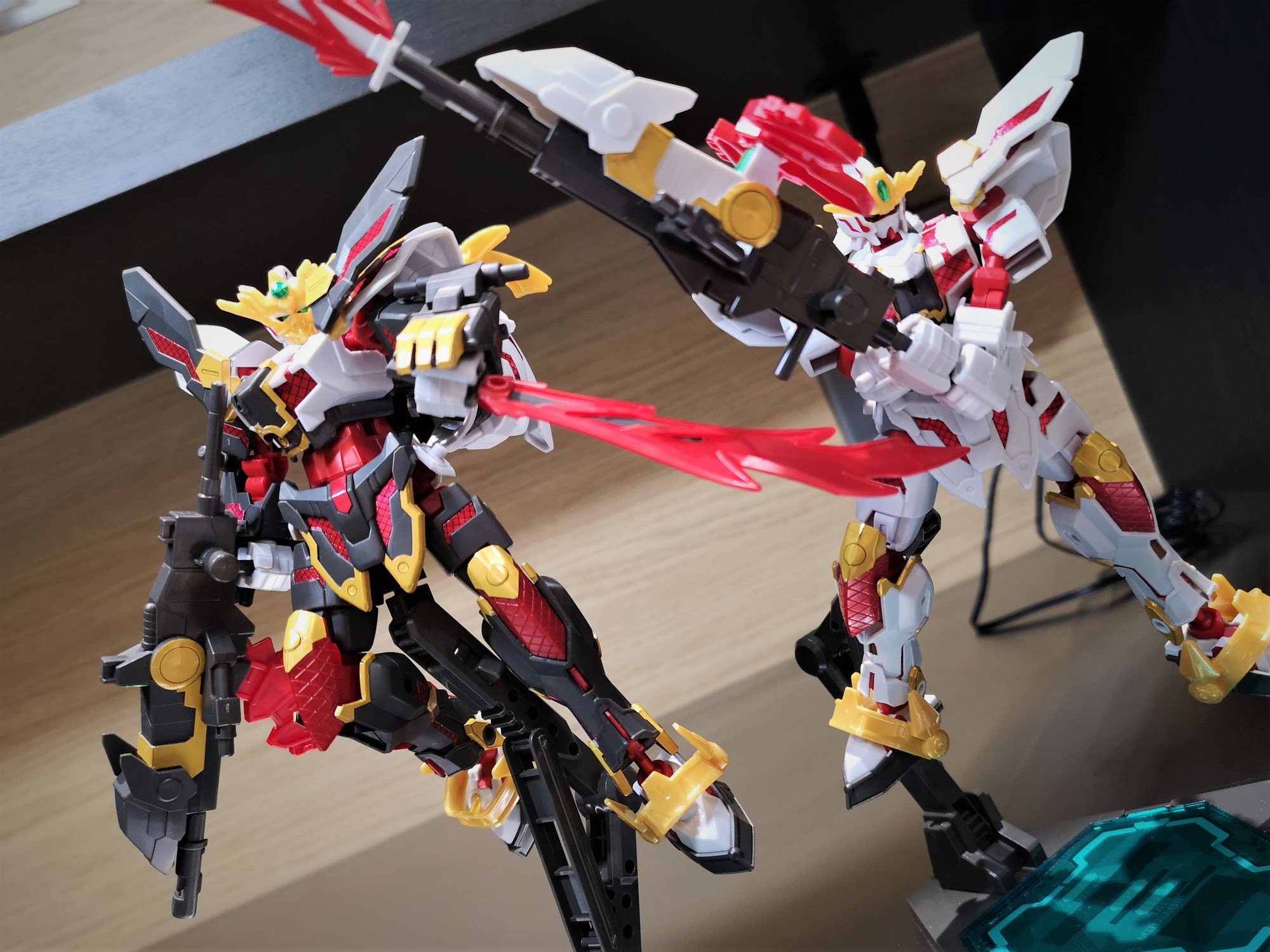 The Gundam Base 4月日 土 発売 Sdbd ガンダムベース限定 Rx 零丸 獅子吼 発売直前という事で 今回は一般販売されているrx 零丸と比較してみました 一部が黒いカラーリングに変更された事で大きく印象が異なっているのがわかります