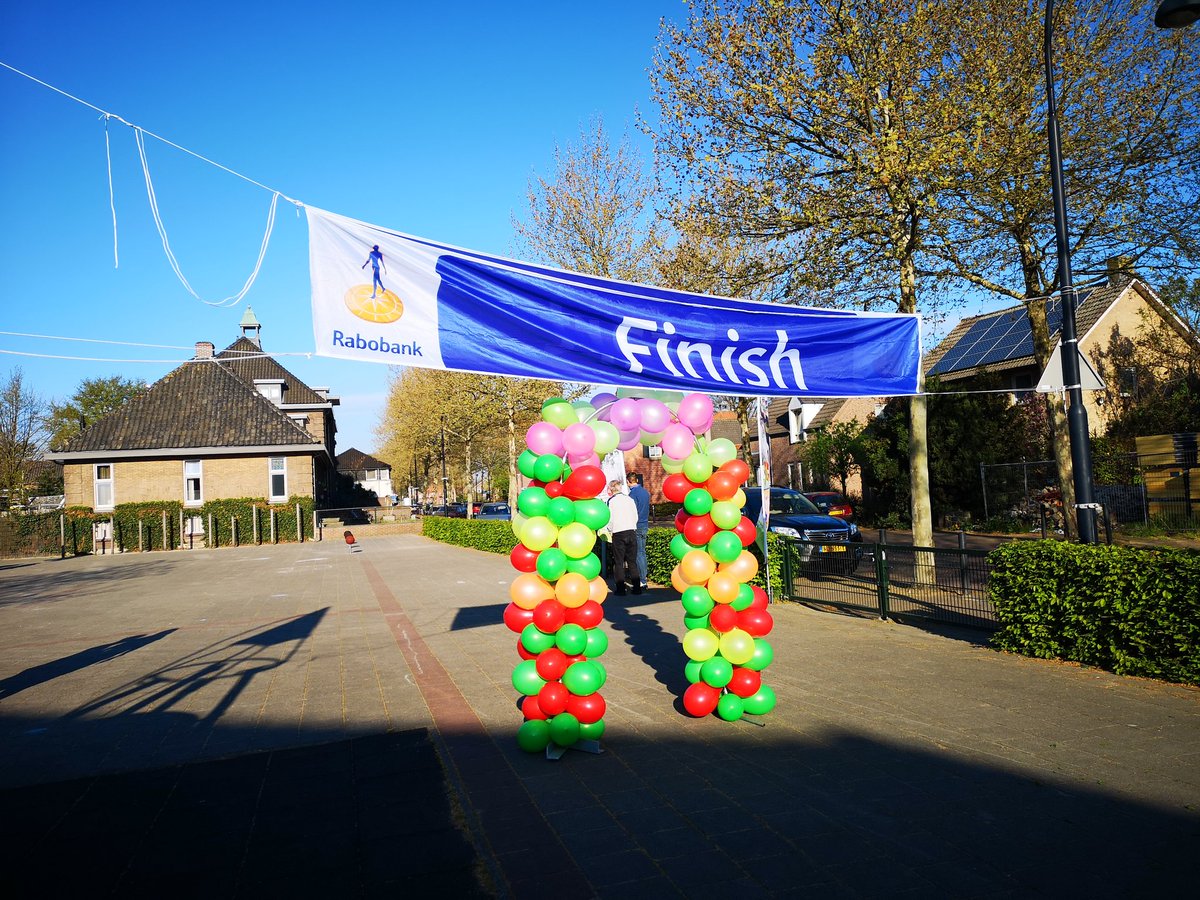 dukkie6's tweet image. We zijn er klaar voor. Rennuh!!!!! #sponsorloop @BigChallenges @alpedhuzes