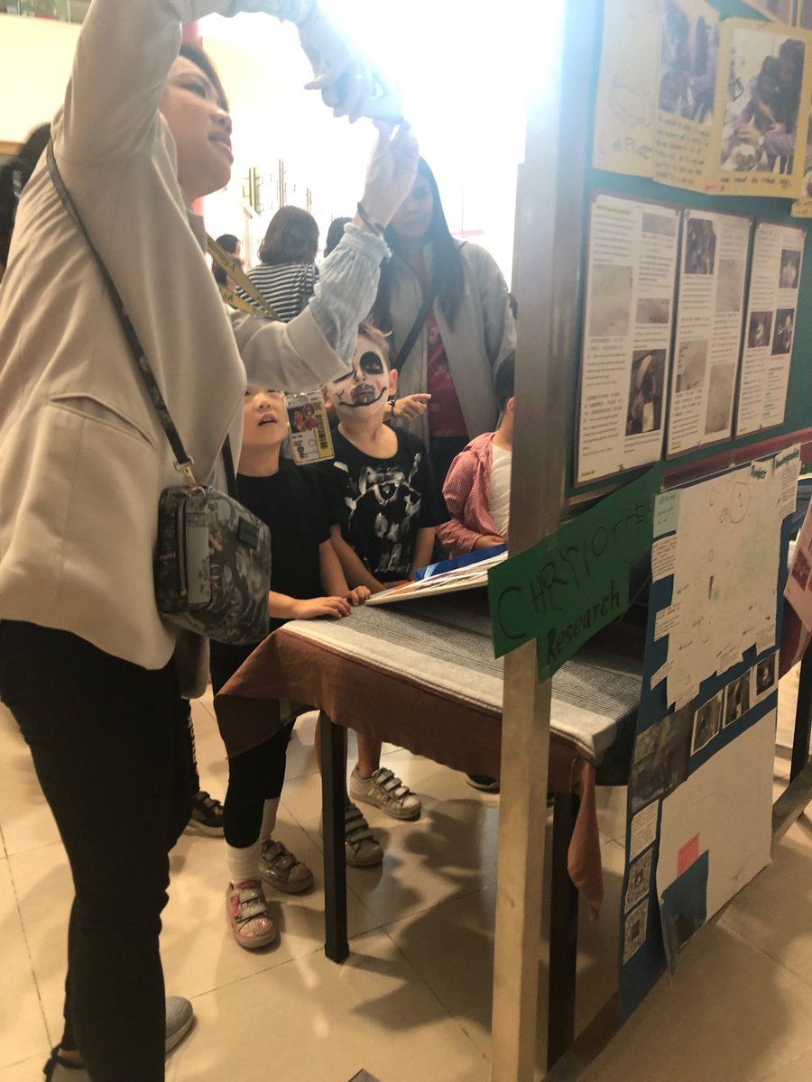 ⁦<a href="/NISChina/">Nanjing International School</a>⁩ ⁦<a href="/ibpyp/">IB PYP</a>⁩ Fabulous Early Years Showcase sharing “How We Expree Ourselves!” Followed by a display exhibition at Library Foyer. Plenty of creative, confident #EarlyLearners and parents! ⁦⁦Congratulations to all!