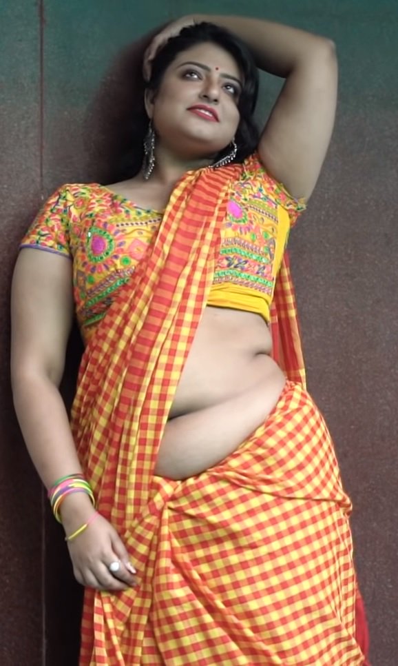 Rohit_swag's tweet photo. #Bong #Beauty #Sneha #CheckPrintSaree #SareeSwag #SareeLove #SareeWoman #Cute #Beautiful #Lovely #Curvey #Girl #SexyGirl #Milf #Cleavage #SexyBoobs #Filthy #Adorable #Cuteness #Sexiness #Wild #Wildness #back #HotBack #Blouse #PrintedBlouse https://t.co/JBrN2Amt1k