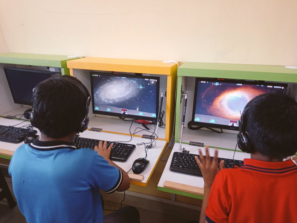 tamarindtree2's tweet image. Sharpness &amp;amp; speed with numbers comes only if you are able to work mentally....Street kids know that, don't they! Putting their life skills to test with the wonderful #tuxmath #OERs