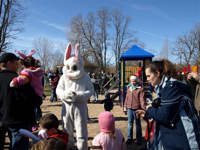 Easter bunny to visit Canatara Park. blackburnnews.com/sarnia/sarnia-…