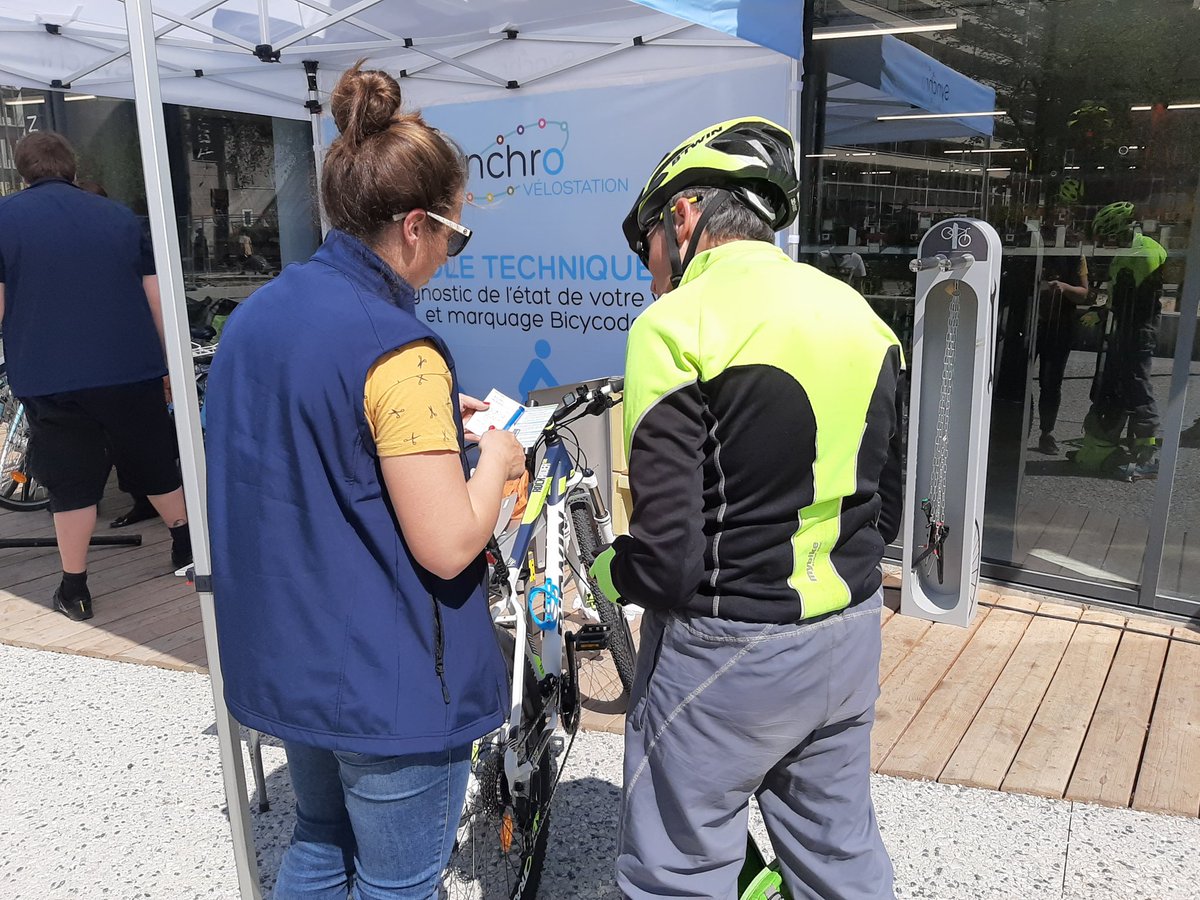 GrandChambery's tweet image. Cet après-midi devant la #velostation ⤵
- 3 mois de consigne offerts à la vélostation
- Le contrôle technique et marquage de votre 🚲  (5€)
- 1€ la location de vélo aujourd'hui 
- Des cartes OùRA chargées avec 10 voyages 🎁
- Des abonnements de 🚌 @busstac à gagner!