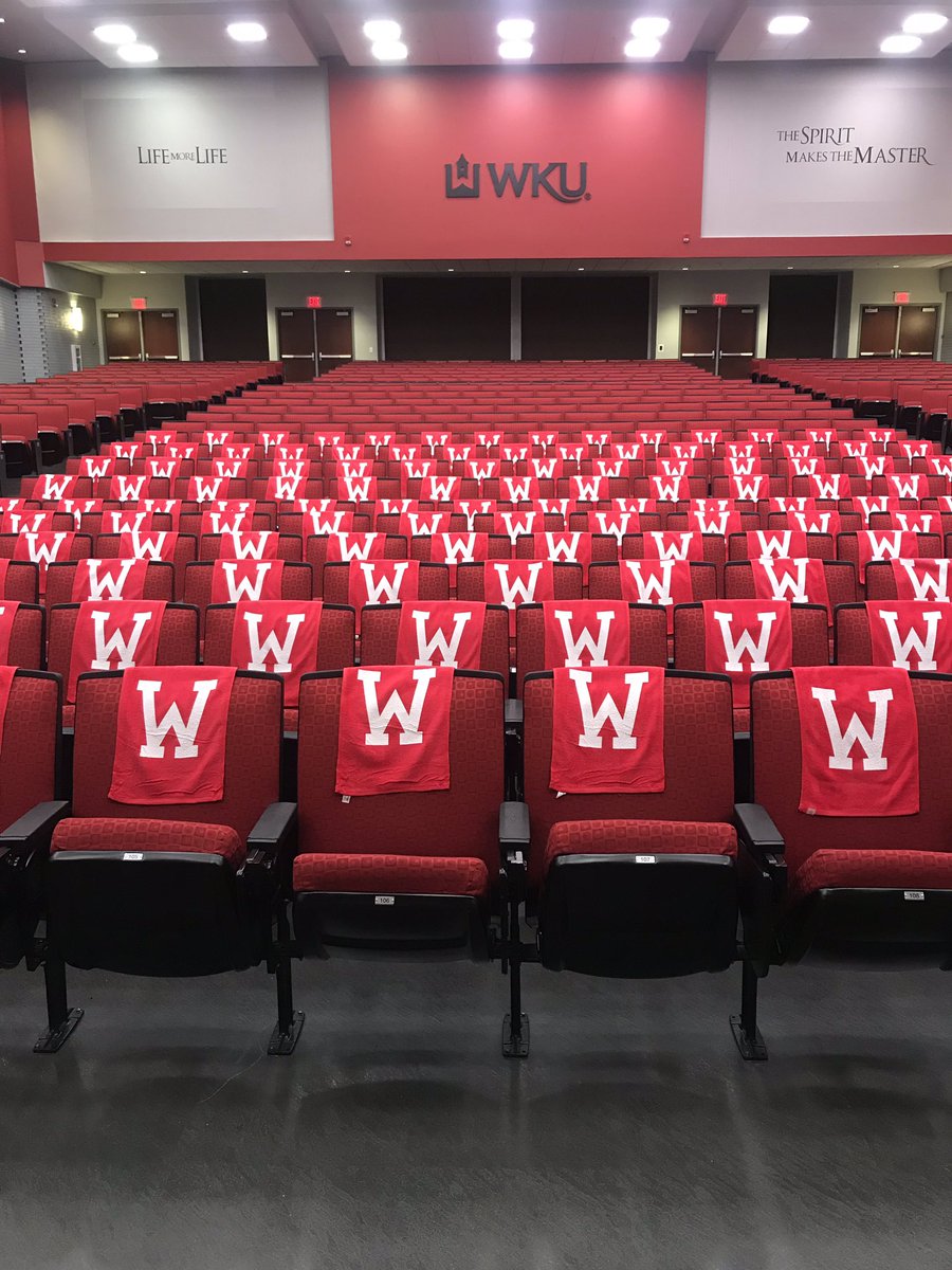 TOPGuideLexi's tweet image. ready for y’all to wave your towels for the first time!! #wku2023