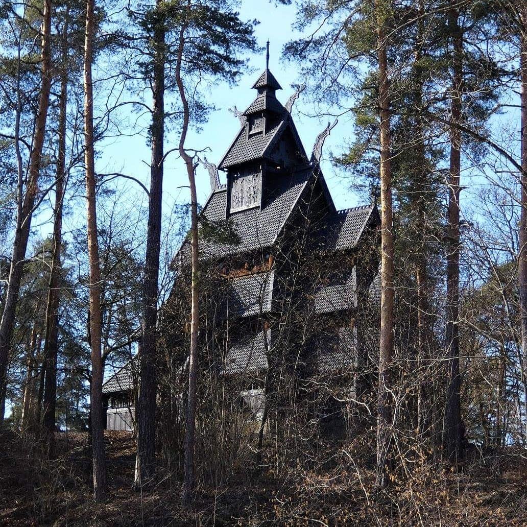 DrRebeccaPinner's tweet photo. My new ❤ Gol stavkirke, c.1200. Originally from Gol in Halllingdal in Buskerud county, now housed in the @Folkemuseet at Bygdøy, Oslo.
#stavkirke #stavechurch #medievalchurch #medievalhistory #medievalnorway #MedievalTwitter #Oslo #Norway #norwegianhistory #norwegianheritage https://t.co/Ot5MYyMmy9