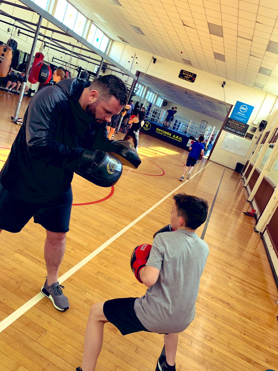 BenHeath2021's tweet photo. Great wee morning catching up with my man @liamstarkey84 the big man looked after Jaxon&Leo putting them through a tough🥊 session @Rotunda_abc boys loved it mate thank you #Mates #GoodFriday #FishOnly https://t.co/FS7xrvpePt