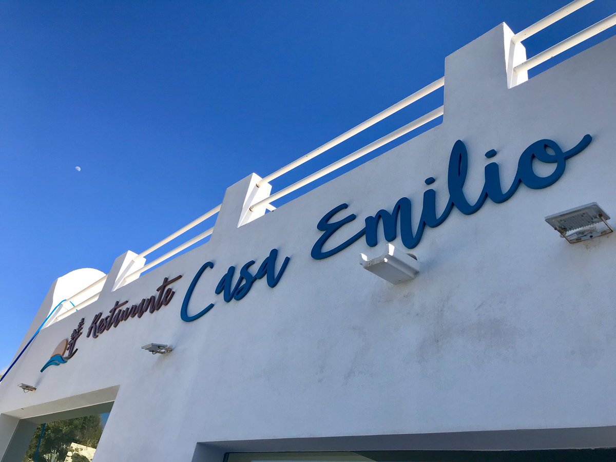 Tomando unas buenas buenas cervezas de <a href="/CervezasElCabo/">Cervezas El Cabo</a> en #RestauranteCasaEmilio #CaboDeGata #LosEscullos