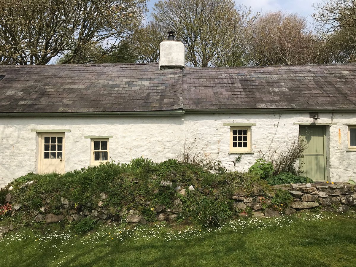 Ellie Tennant (@ellie_tennant) on Twitter photo Pretty Welsh coastal cottages on our walk today. Only accessible via a track & overlooking a beach - the dream! Pretty Welsh coastal cottages on our walk today. Only accessible via a track & overlooking a beach - the dream!