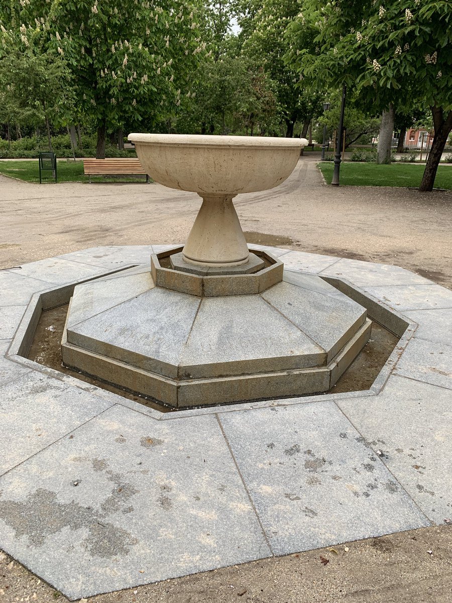 formacionIB's tweet image. Hoy en #Madrid hemos usado #MathCityMap mathcitymap.eu/es/ en el @_ElRetiro con la creación de @calvitovete os recomiendo usarla para que haya cientos de #paseosmatemáticos de la @fespm_es en este caso de @SMPM_EC #Matemáticas