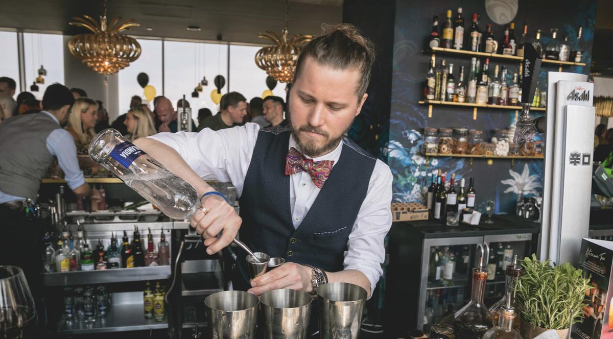 With Bournemouth drenched in sunshine, enjoy the best vantage point on our sun-soaked balcony as our master mixologists deliver the perfect Easter treats 👌