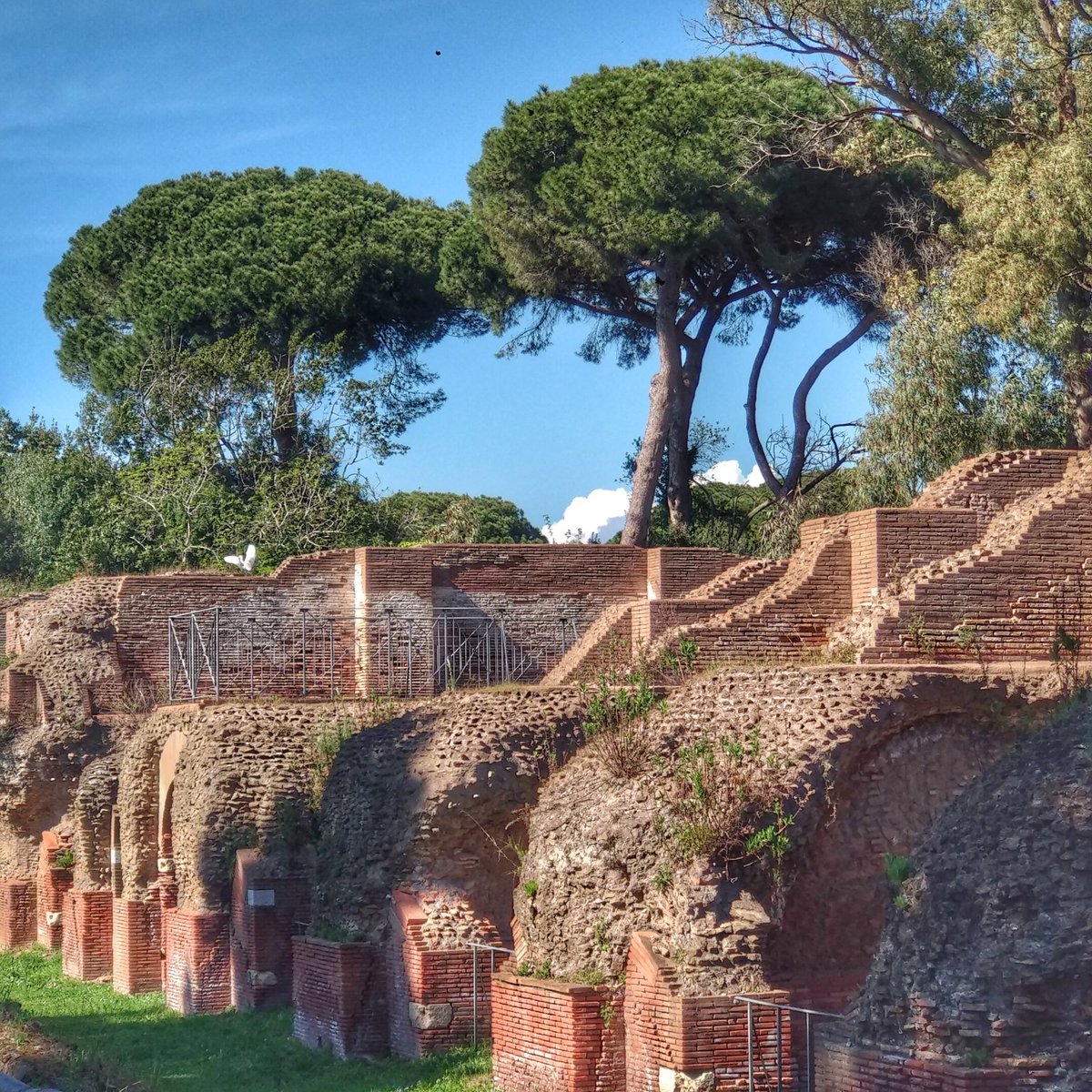 Da Pasqua fino al 9 giugno dal giovedì alla domenica l'area archeologica di Porto si anima con le attività di <a href="/NTerritorio/">Navigare territorio</a>
L'area è aperta eccezionalmente a Pasquetta
bit.ly/Navigare_terri…