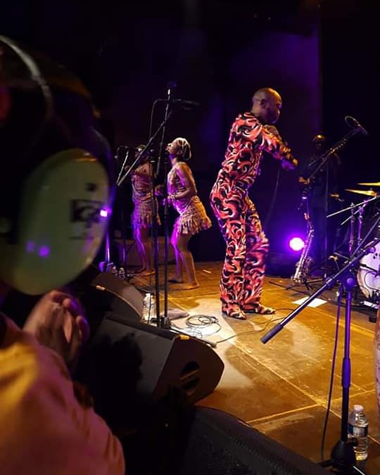Egypt80Band's tweet photo. @BANLIEUESBLEUES... SALUTE TO ALL STRUGGLE PEOPLES ALL OVER THE UNIVERSE... ✊🏿, LE TAMANOIR NEXT...
#SeunKuti #FelaKuti #SeunKutiandEgypt80 #Egypt80 #Egypt80Band #BlackTimes #STRUGGLESOUNDS #banlieuesbleues
📷 DÉBỌ̀ https://t.co/BAXvseWdx5