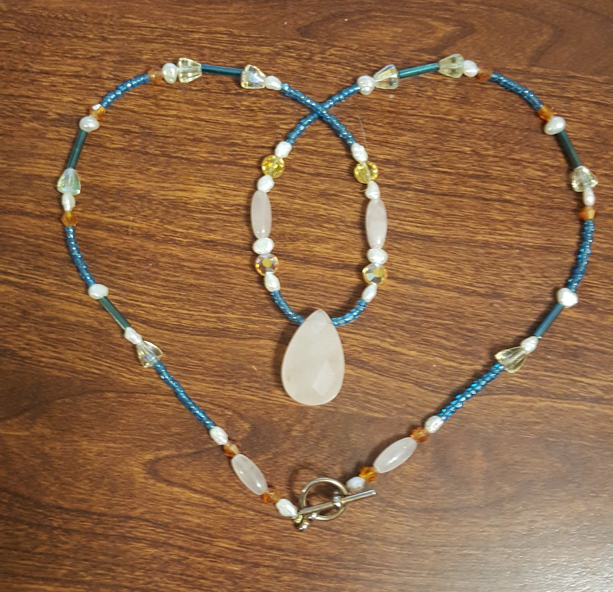 ConradKnauer's tweet photo. #ThriftShop #GeigerCounterFun
$4 necklace; eight beads had green UV glow. 50 CPM #Uranium https://t.co/yN3HhI27Cr