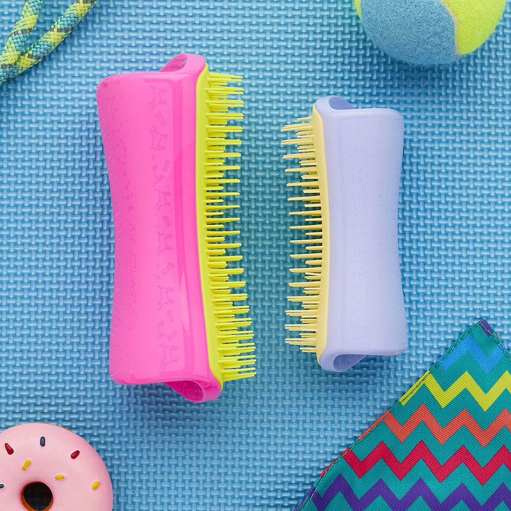 Mini but mighty! 💪💕 Who has tried our new Mini dog grooming brushes? Now available at <a href="/PetsatHome/">Pets at Home</a> #PetTeezer #DogsOfInstagram