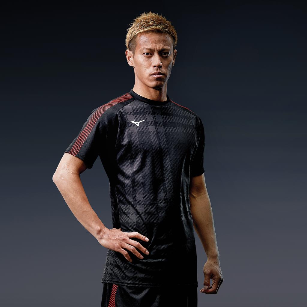 Mizuno Football Jp 新入部員も 新上級生も 目標を持って本気で練習に取り組んでほしい そんなみんなを応援企画 フォロー Rtで 本田圭佑 サイン入り レビュラ 2 を抽選で1名様にプレゼント 撮影時に選手着用 5 7締切 ミズノ フットボール