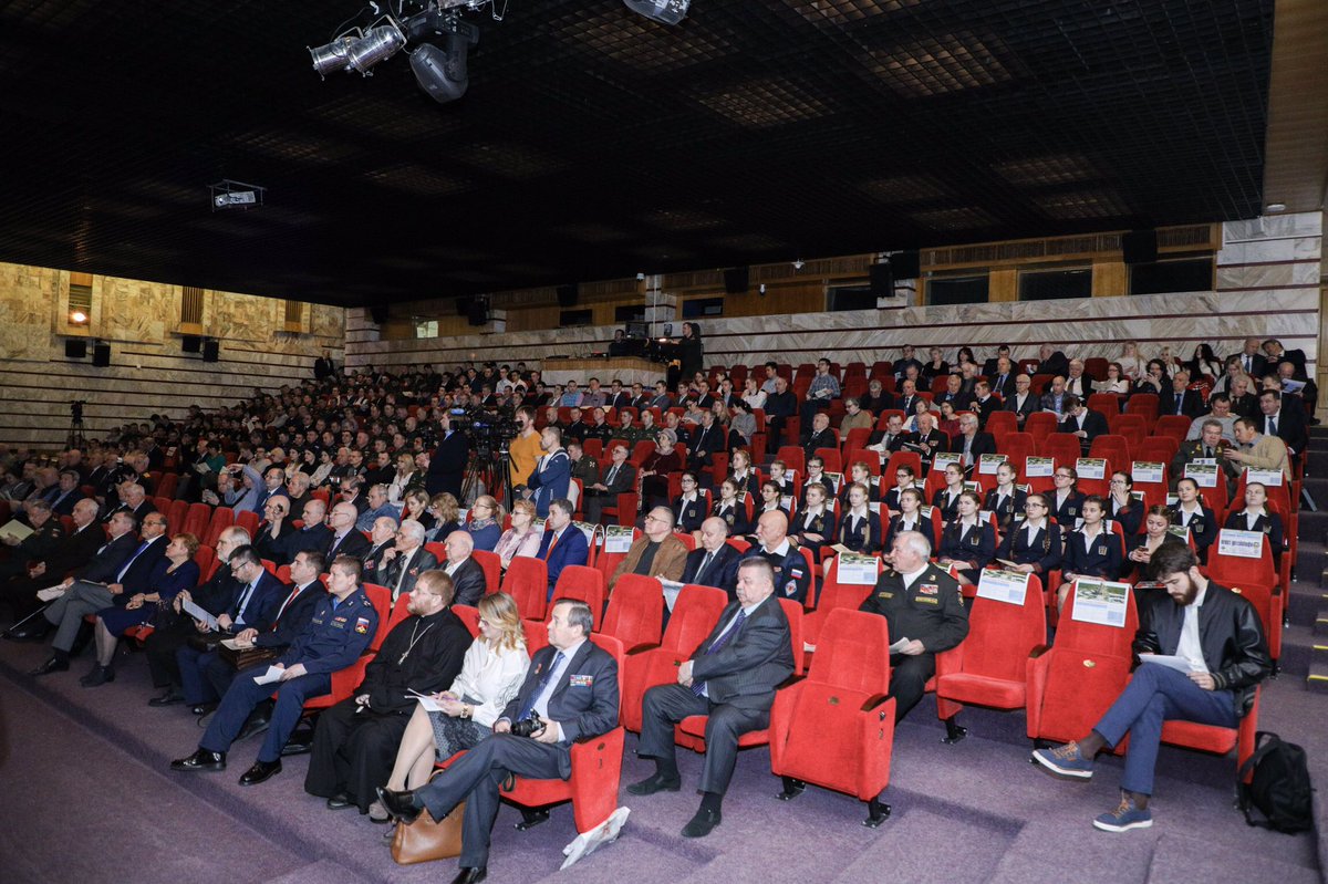 muzeypobedy's tweet photo. В ходе конференции «Русская Православная церковь в годы ВОВ: опыт патриотической деятельности и современность» директор Музея Победы А.Школьник отметил: «Самым важным вкладом Русской православной церкви в Великую Победу стал призыв к объединению в борьбе против внешнего врага.» https://t.co/hQNot8RqRf