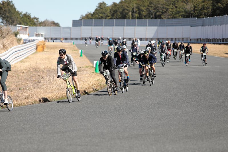 LIFEwithBICYCLE's tweet photo. 大変お待たせ致しました!
「BWC JAPAN 2019」開催レポート(前編)をアップしました!
皆さんの写真と共にイベント当日の様子をお伝えしています。
参加された方も、来年の参加を考えている方も、ぜひご覧ください(^^)
https://t.co/ONqX7ALFMV
#ブロンプトン #BWCJAPAN https://t.co/jZN3YuJLw6