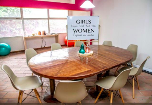 WIAPhilanthropy's tweet photo. Découvrez "Le Working Ladies-WIA HUB", premier incubateur de start-ups créé par et pour les #femmes à #Kinshasa ! Une plateforme conviviale où chaque femme pourra être accompagnée et soutenue dans son parcours entrepreneurial.💪🏾 => https://t.co/6r1dgwkpWK  #WIAInitiative #Africa https://t.co/XgghdJSGZh