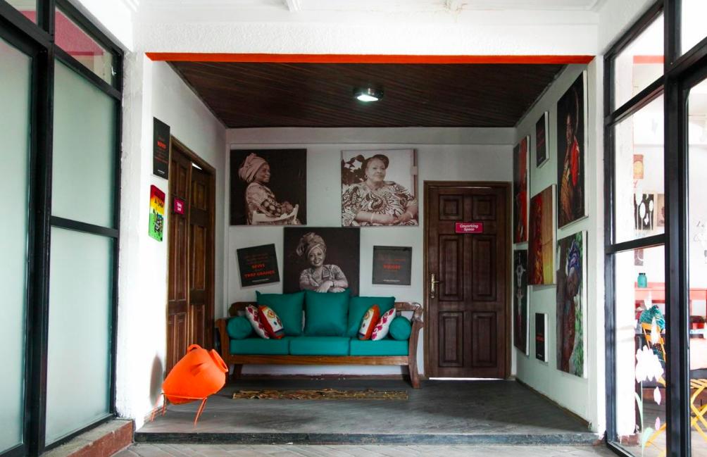 WIAPhilanthropy's tweet photo. Découvrez "Le Working Ladies-WIA HUB", premier incubateur de start-ups créé par et pour les #femmes à #Kinshasa ! Une plateforme conviviale où chaque femme pourra être accompagnée et soutenue dans son parcours entrepreneurial.💪🏾 => https://t.co/6r1dgwkpWK  #WIAInitiative #Africa https://t.co/XgghdJSGZh
