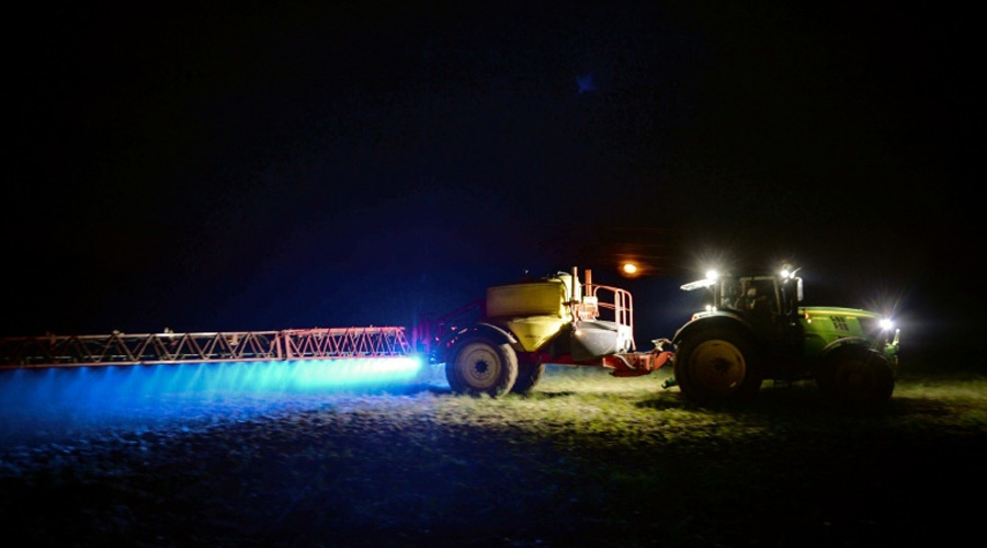 PHautefeuille's tweet photo. #Glyphosate:  La France, la Hongrie, les Pays-Bas et la Suède ont été désignés lundi par l'UE comme les pays membres chargés d'une première évaluation de  l'herbicide controversé glyphosate, en vue d'une future demande de  réautorisation dans l'Union. 
https://t.co/rpR8vjyKvw https://t.co/cNr9MVdbKm