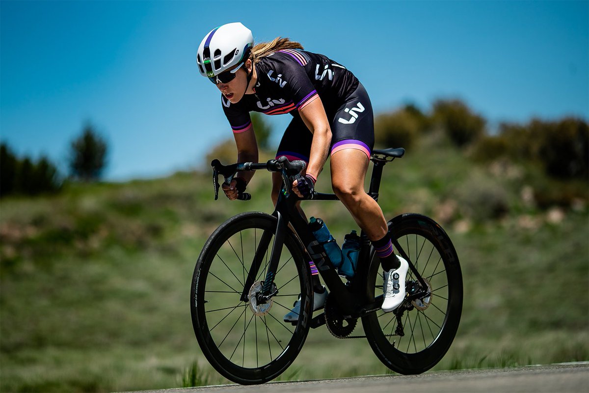 H2Gear's tweet photo. Better than a Chocolate Egg: New Kit for Spring! Discounts on Castelli, Liv and Giant Clothing for Easter Weekend 🐣💐🐰 - https://t.co/l66WXZD4Fe https://t.co/j3pVNgTlkd