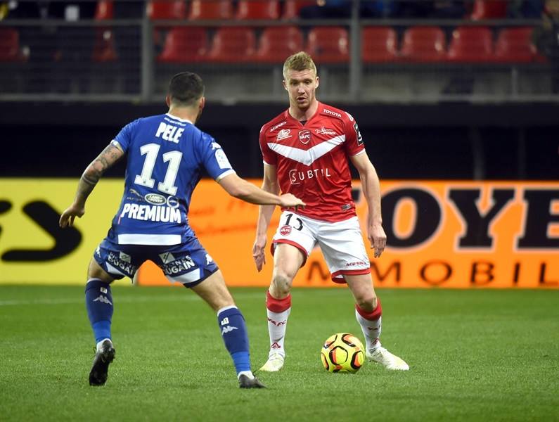 fandvl's tweet photo. Ce soir pour le compte de la 33ème journée de la Domino's Ligue 2, le VAFC - Valenciennes Football Club reçoit le @ASBeziersFoot à 20h00 au Stade du Hainaut.
Bon match à tous !! 🔴⚪️
VAFC - Valenciennes Football Club
#football #ligue2 #multifonctiondecommunication #csubtil https://t.co/gjyfwF6Gei
