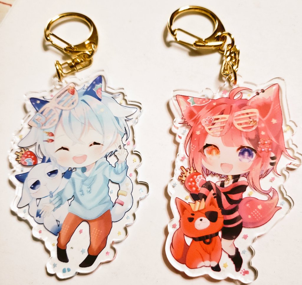 莉犬くん🐶ところんくん🐐の自作アクキー届きました！！🍓👑✨