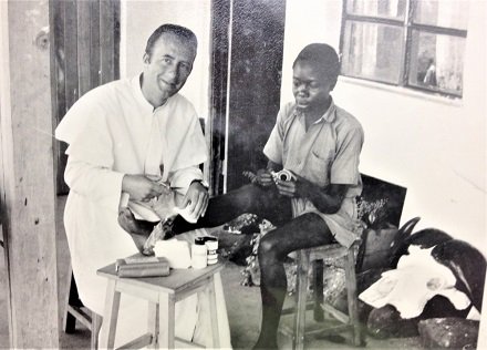 VMM_Int's tweet photo. Easter Greetings!
#Volunteer #Missionary Movement celebrates 50 years!
See pics of the earliest #laymission #volunteering and our pioneer #volunteers https://t.co/JEYO4Ffpmh
#VMMis50
@Pontifex @MissioIRL @CatholicIreland @catholicEW @churchofengland @miseancara @CatholicNewsSvc https://t.co/tYB7K5I8ZR