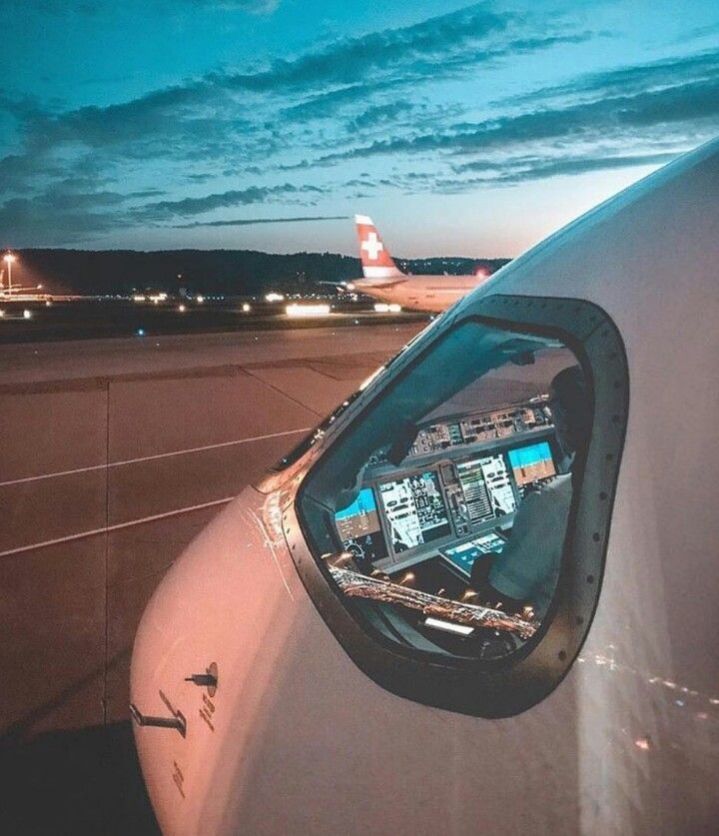 Вероятно каждому второму из Вас знакома эта ситуация, когда Вы проходите на борт самолета, садитесь в удобное кресло ... мысли уже далеко на курорте и тут выходит стюардесса которая просит пристегнуть ремни и выключить мобильные телефоны или перевести и... mgp.pw/64cqx