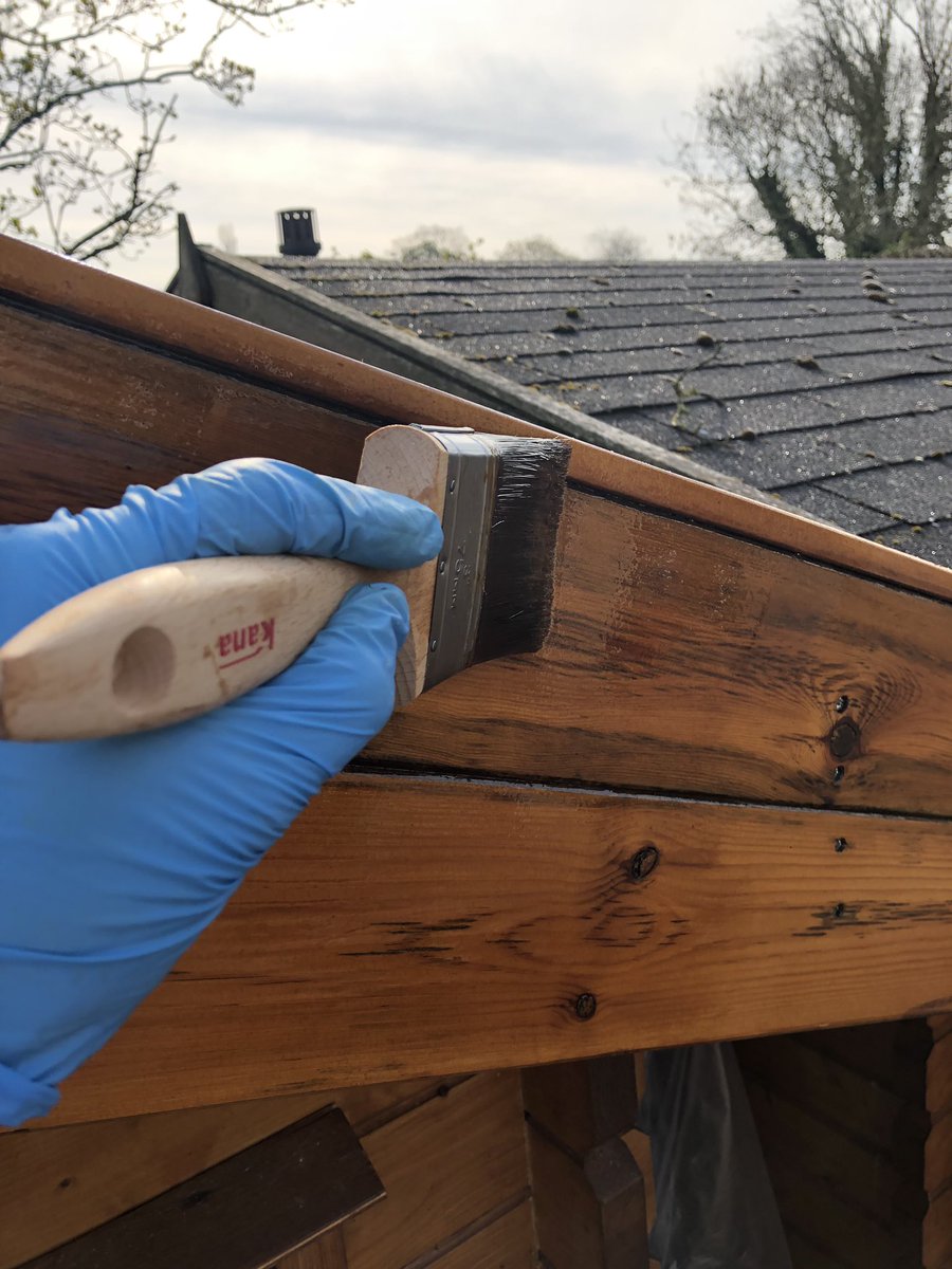 JGDecorator's tweet photo. Friday painting. Using the excellent @CIRET_UK #kana premium 3” flat in @SikkensWood #lightoak #cetol #filter7plus https://t.co/8WJyjbI09R